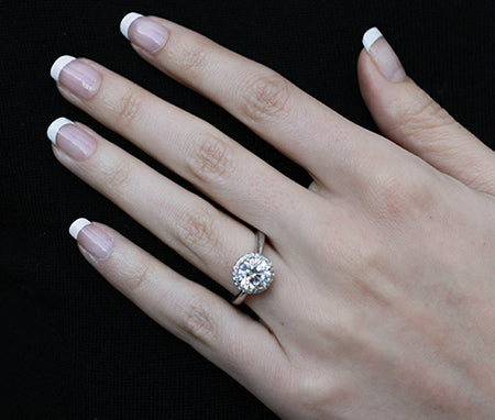 Callalily Round Diamond Engagement Ring (Lab Grown Igi Cert) whitegold