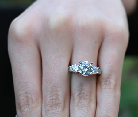 Angelonia Round Diamond Engagement Ring (Lab Grown Igi Cert) whitegold