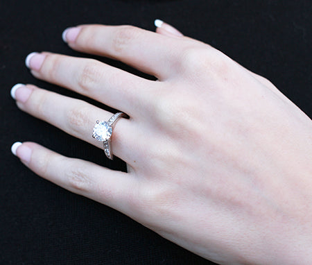 Petunia Round Diamond Engagement Ring (Lab Grown Igi Cert) whitegold