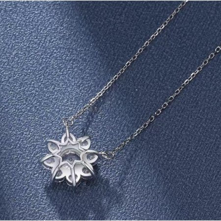 Amora Moissanite Necklace whitegold