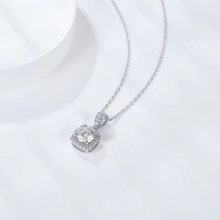 August Moissanite Necklace whitegold