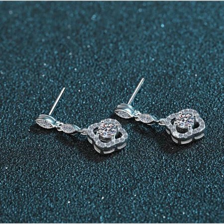 Chris Round Moissanite Dangling Earrings whitegold