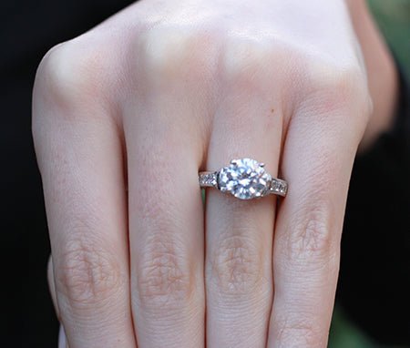 Ivy Round Diamond Engagement Ring (Lab Grown Igi Cert) whitegold