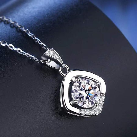 Jaya Moissanite Necklace whitegold