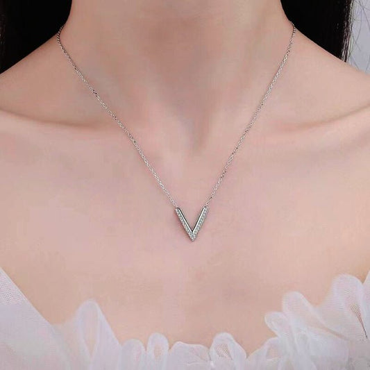 Johan Diamond Necklace