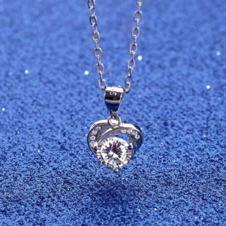 Livie Moissanite Necklace whitegold