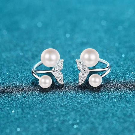 Madelyn Moissanite & Pearl Earrings whitegold