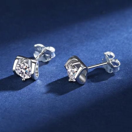 Naomi Moissanite Earrings whitegold