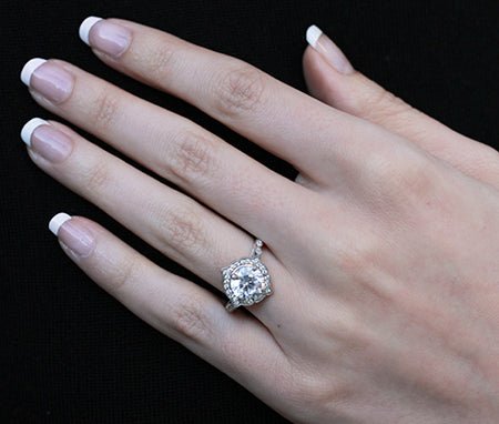 Petal Round Diamond Engagement Ring (Lab Grown Igi Cert) whitegold