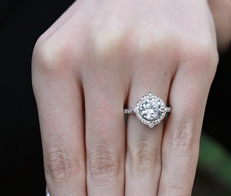 Petal Round Diamond Engagement Ring (Lab Grown Igi Cert) whitegold