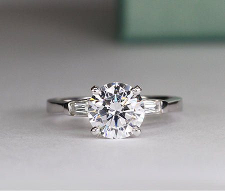 Sorrel Round Moissanite Engagement Ring whitegold