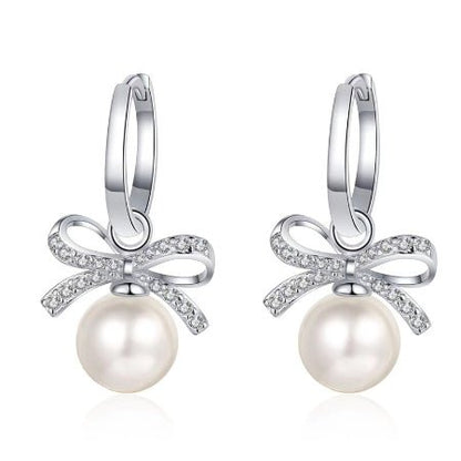 Stephanie Diamond & Pearl Earrings whitegold