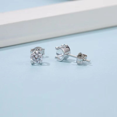 Riley Moissanite Earrings whitegold