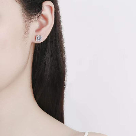 Mia Moissanite Earrings whitegold