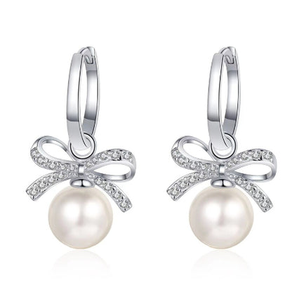 Stephanie Diamond & Pearl Earrings whitegold